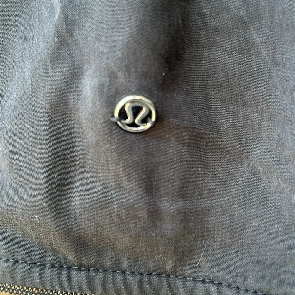 Lululemon Athletica Wake & Flow Shorts in Black Size 10